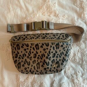 Leopard Freshly Picked belt bag 🖤